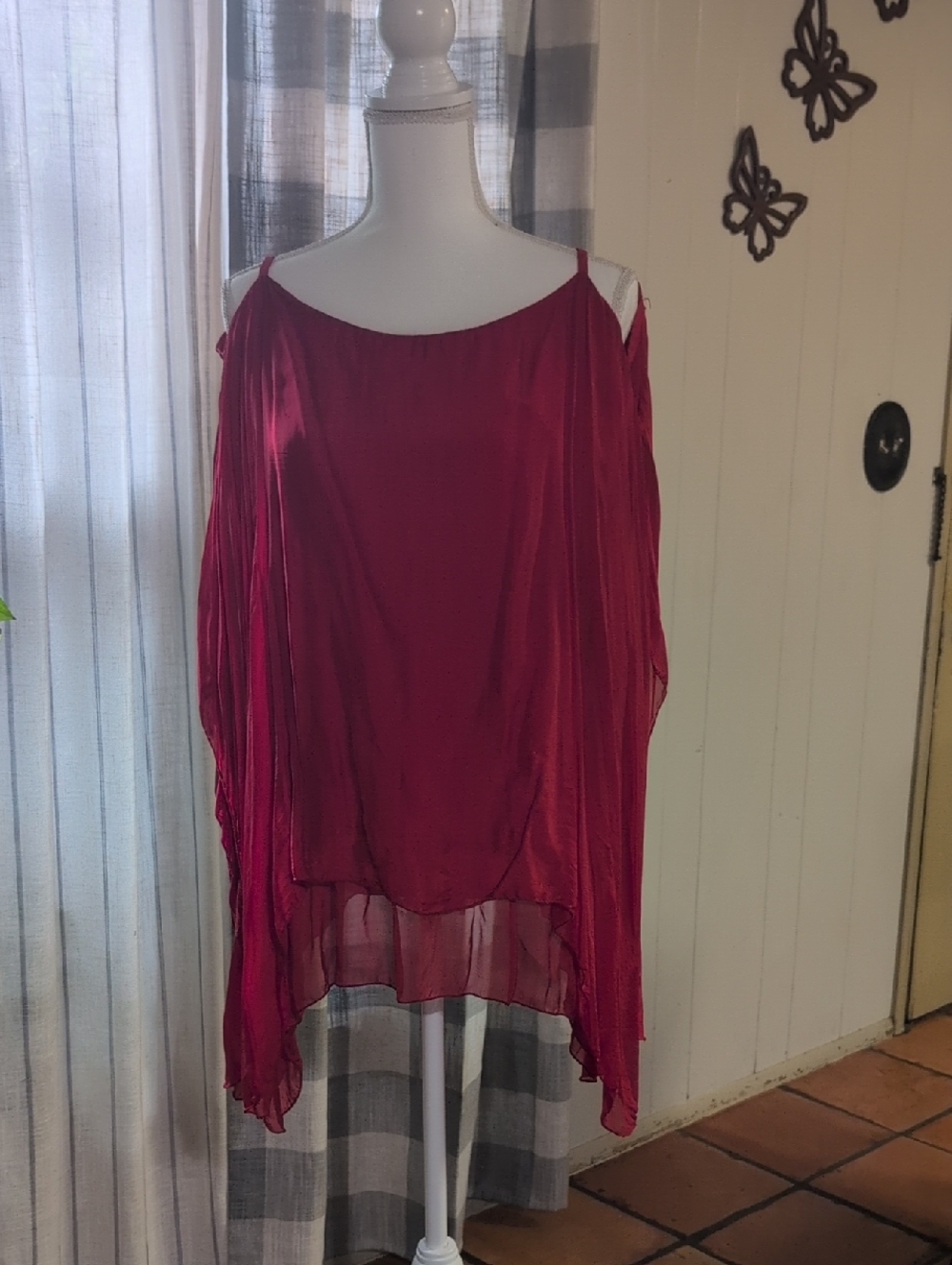 M Made In Italy Layered Flowy Sleeves Red Tunic Top.